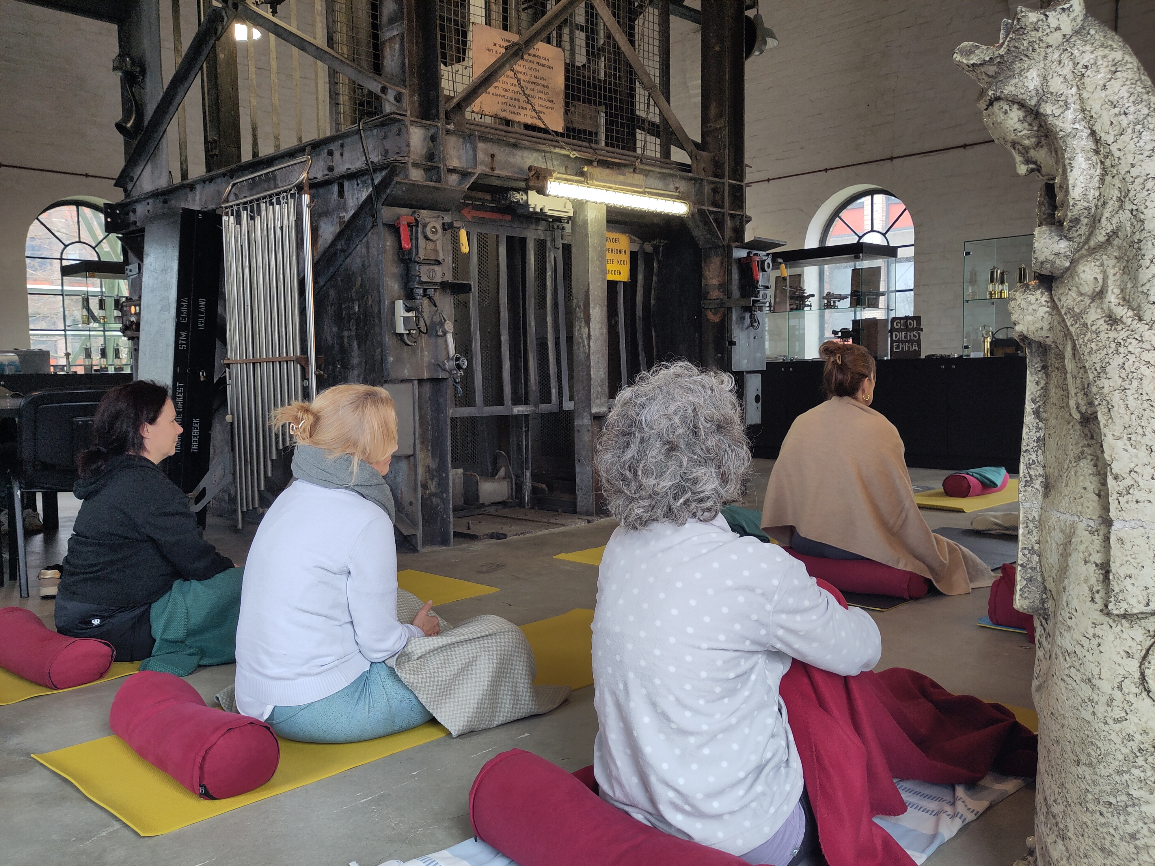 Yoga bij het Mijnmonument ON I