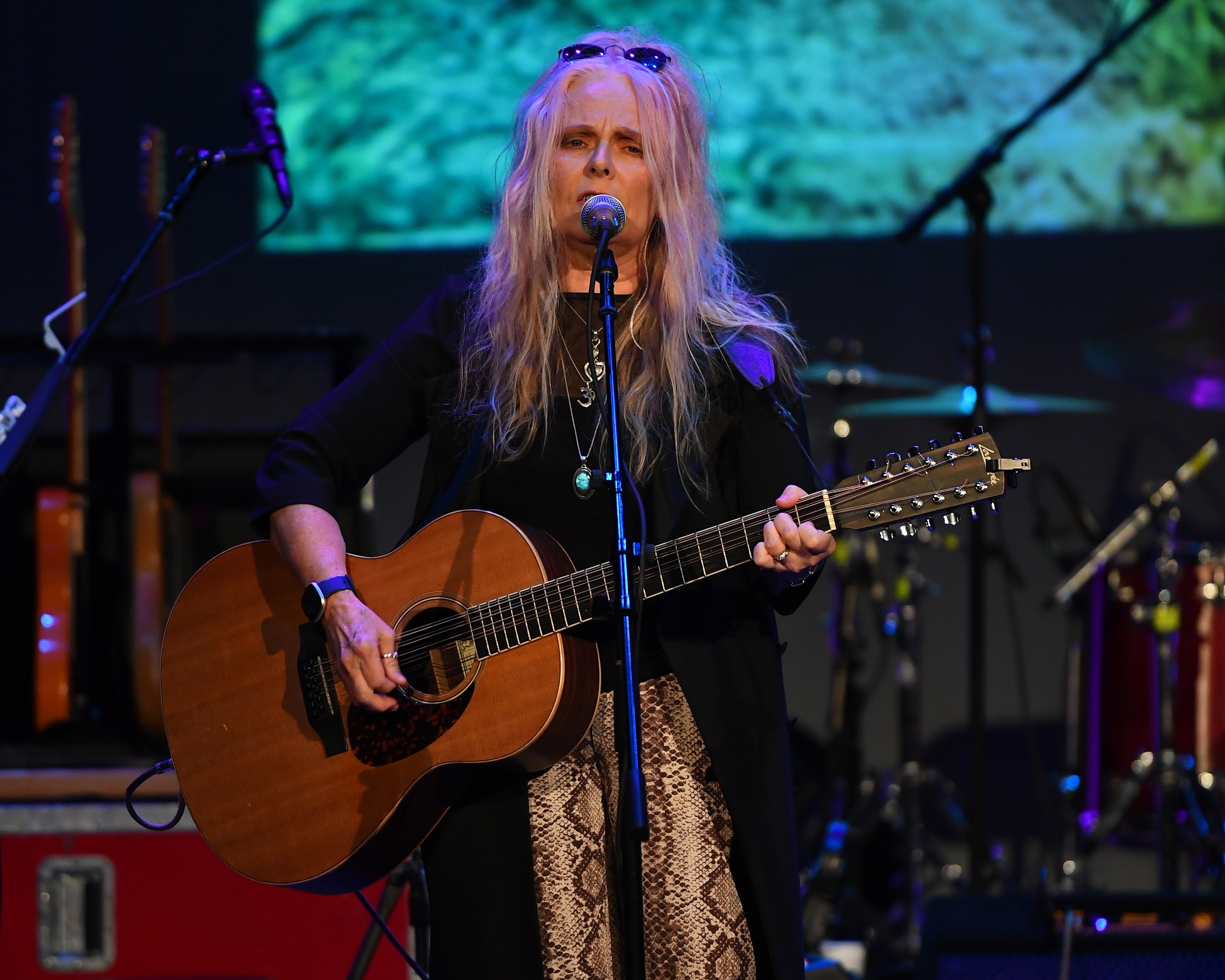 Loester! presenteert Astrid Young